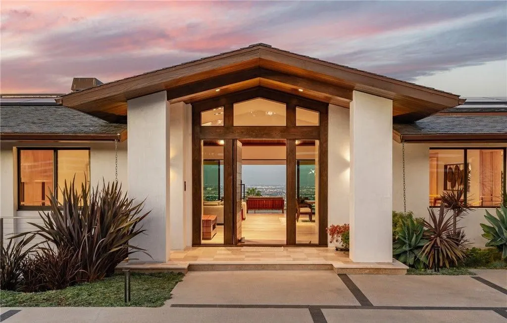 A Striking California Ranch Designed by Criss Gunderson Lists for $19.8M 7 38 Saddleback Rd Delivers Breathtaking Contemporary Elegance 3