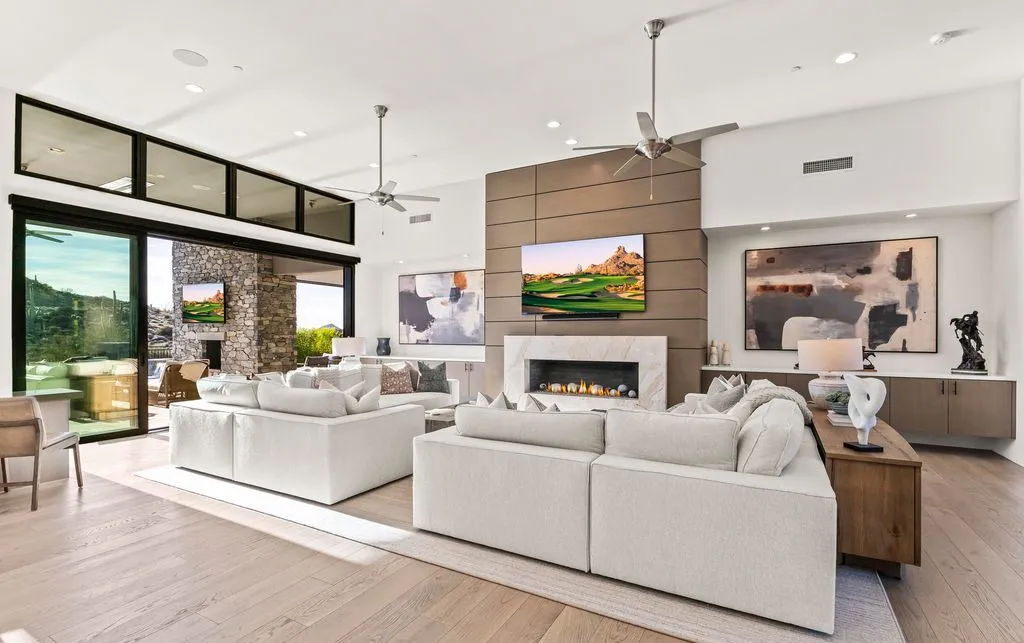 Striking Modern Residence in Arizona Offers Unmatched Desert Mountain Views for $5.75M 10 39870 N 98TH Way An Extraordinary Arizona Retreat Framed by Panoramic Desert Scenery 10