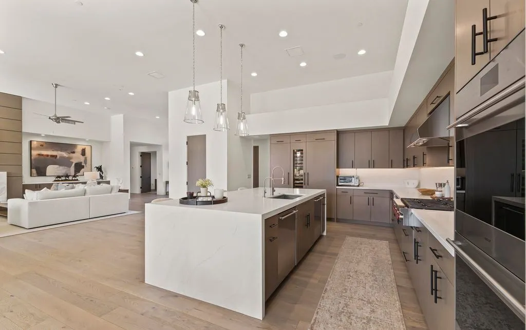 Striking Modern Residence in Arizona Offers Unmatched Desert Mountain Views for $5.75M 15 39870 N 98TH Way An Extraordinary Arizona Retreat Framed by Panoramic Desert Scenery 15