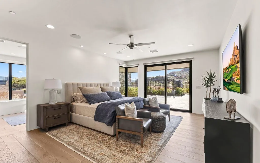 Striking Modern Residence in Arizona Offers Unmatched Desert Mountain Views for $5.75M 17 39870 N 98TH Way An Extraordinary Arizona Retreat Framed by Panoramic Desert Scenery 17