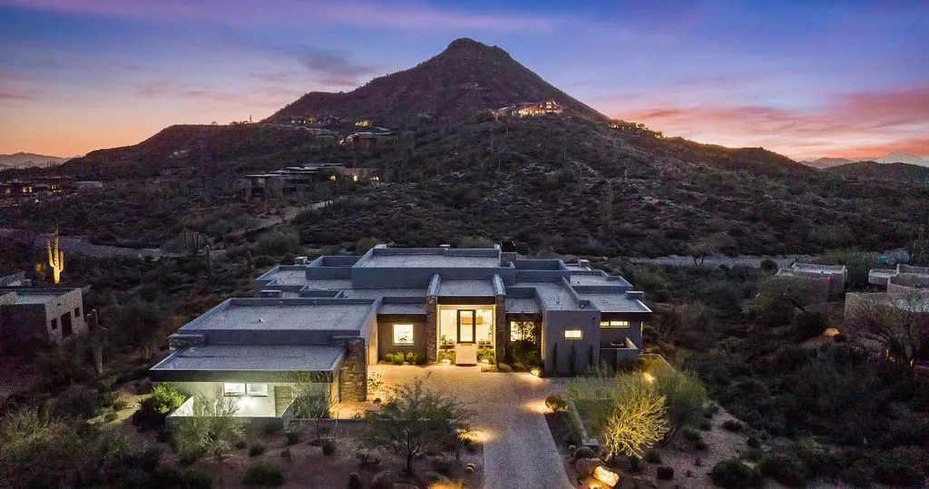 Striking Modern Residence in Arizona Offers Unmatched Desert Mountain Views for $5.75M 26 39870 N 98TH Way An Extraordinary Arizona Retreat Framed by Panoramic Desert Scenery 4