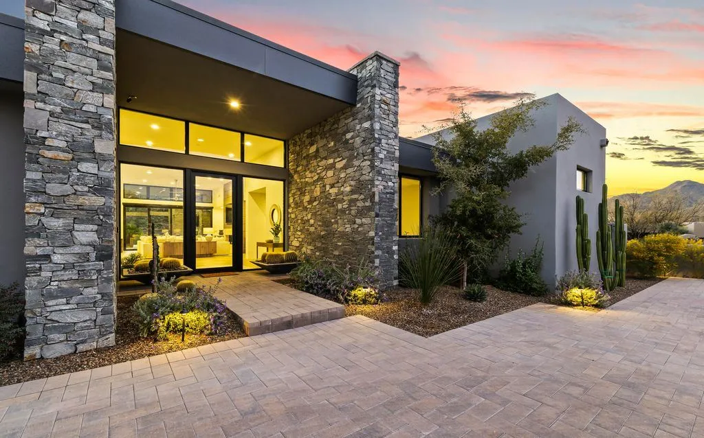 Striking Modern Residence in Arizona Offers Unmatched Desert Mountain Views for $5.75M 27 39870 N 98TH Way An Extraordinary Arizona Retreat Framed by Panoramic Desert Scenery 5