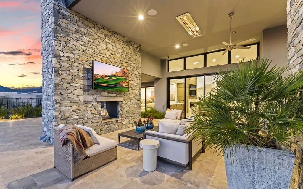 Striking Modern Residence in Arizona Offers Unmatched Desert Mountain Views for $5.75M 9 39870 N 98TH Way An Extraordinary Arizona Retreat Framed by Panoramic Desert Scenery 9