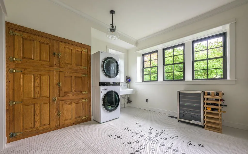 Exquisite Massachusetts Estate Featuring Timeless Grandeur Hits the Market for $7.975 Million 26 399 Under Mountain Rd Stunning Massachusetts Property 17