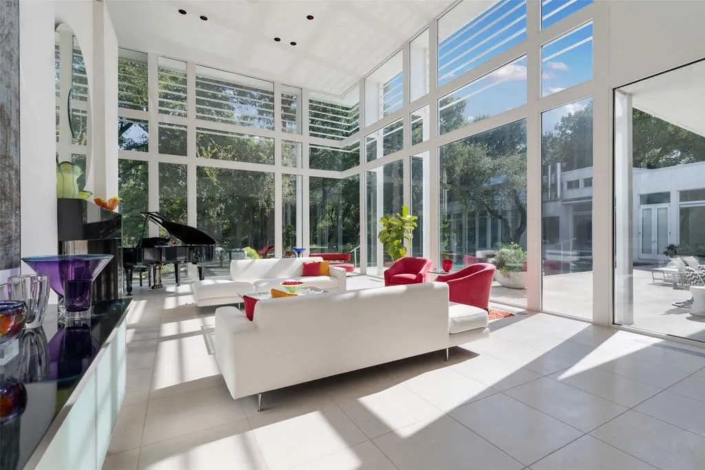 Stunning 3.38-Acre Estate in Dallas Asks $9.15 Million 10 4130 Cochran Chapel Rd Stunning 3.38 Acre Estate 11