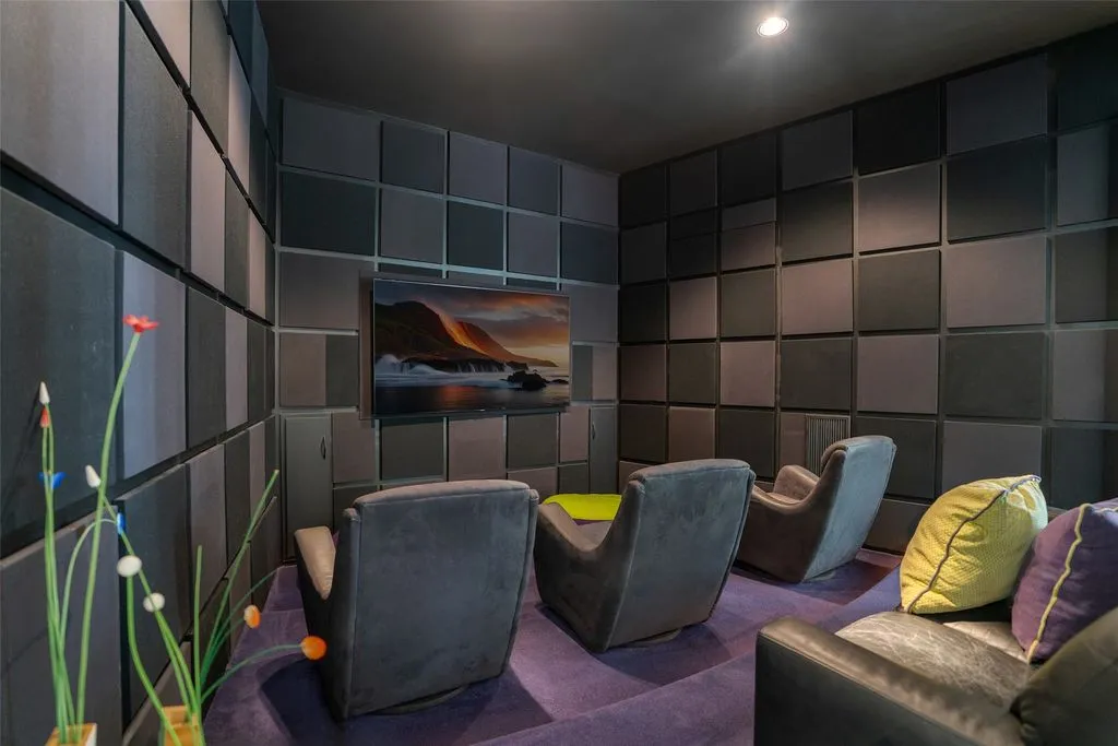 Stunning 3.38-Acre Estate in Dallas Asks $9.15 Million 24 4130 Cochran Chapel Rd Stunning 3.38 Acre Estate 24