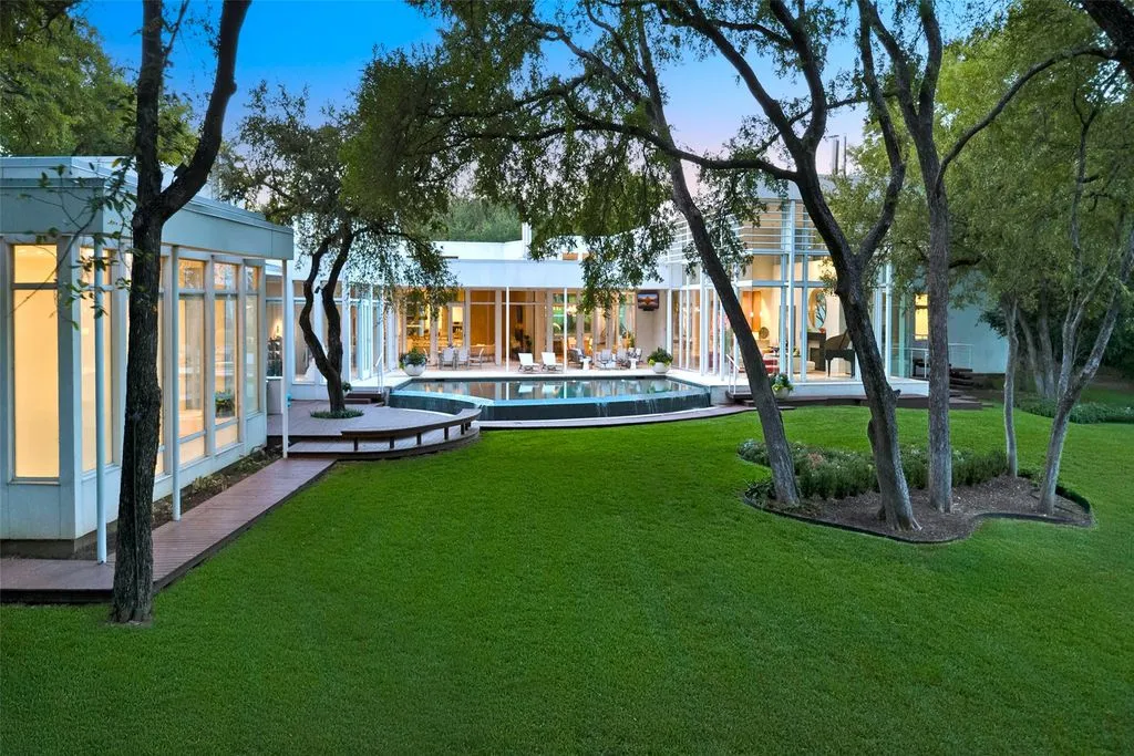 Stunning 3.38-Acre Estate in Dallas Asks $9.15 Million 18 4130 Cochran Chapel Rd Stunning 3.38 Acre Estate 3