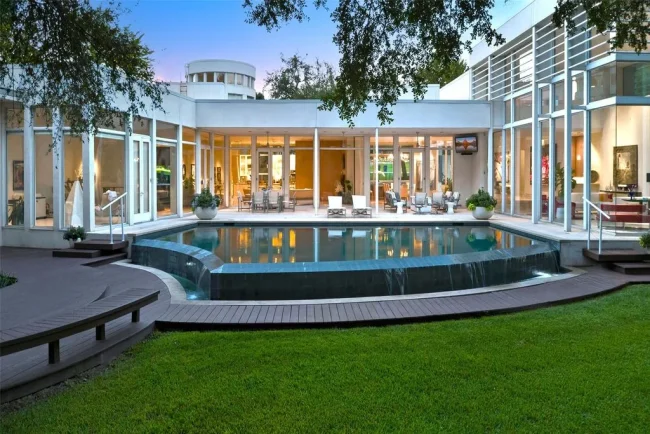 Stunning 3.38-Acre Estate in Dallas Asks $9.15 Million