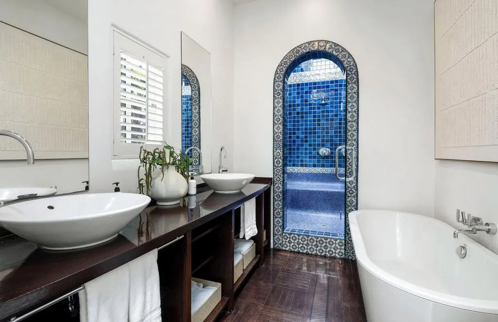 Villa Montebella: A Versatile California Estate for Living or Vacationing Asks $11.249 Million 21 4377 Warm Springs Rd — Breathtaking Luxury Retreat and Vacation Haven 12