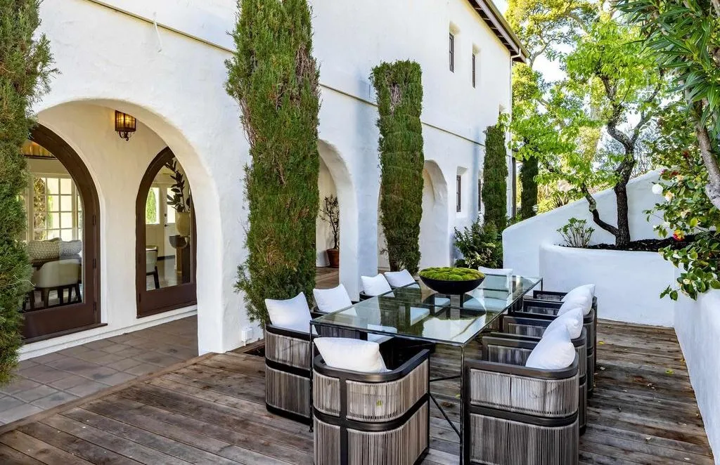 Villa Montebella: A Versatile California Estate for Living or Vacationing Asks $11.249 Million 18 4377 Warm Springs Rd — Breathtaking Luxury Retreat and Vacation Haven 13