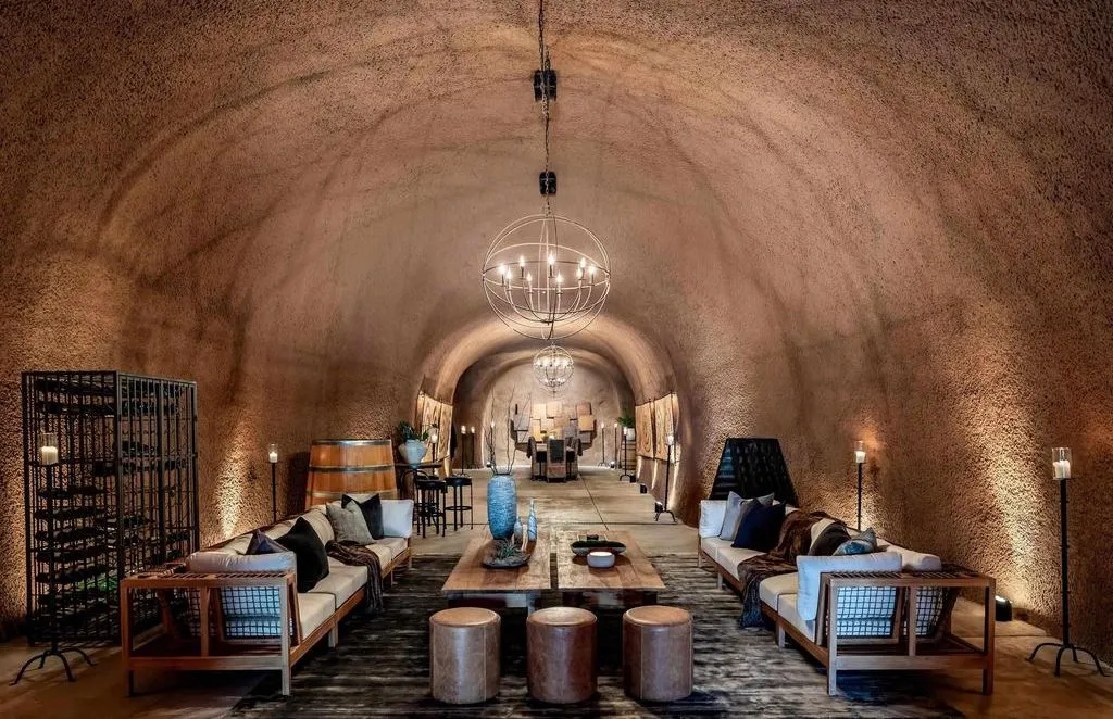 Villa Montebella: A Versatile California Estate for Living or Vacationing Asks $11.249 Million 22 4377 Warm Springs Rd — Breathtaking Luxury Retreat and Vacation Haven 16