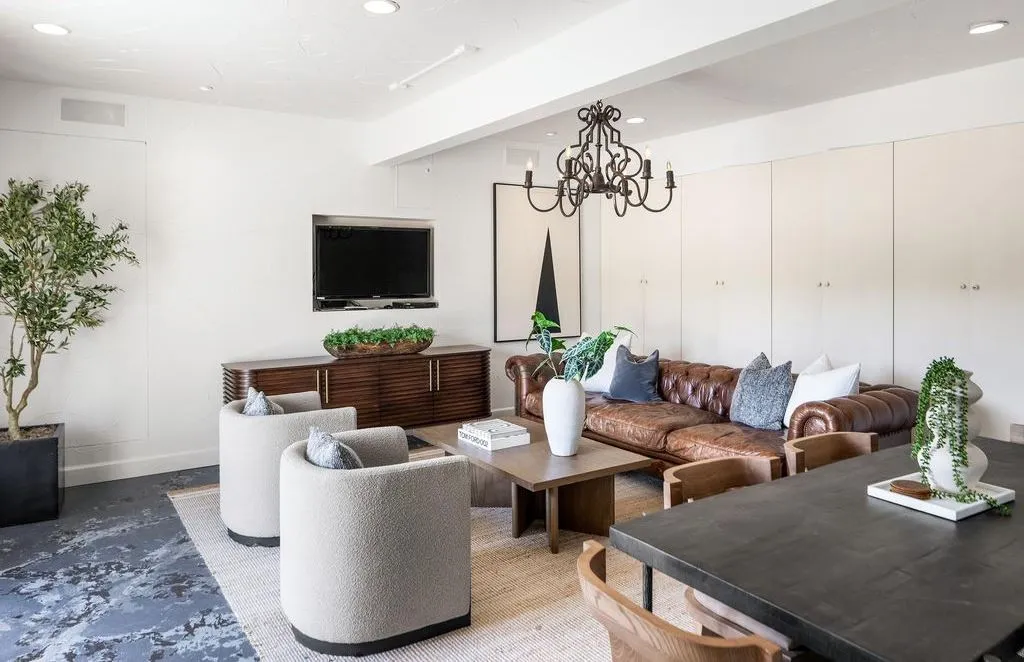 Villa Montebella: A Versatile California Estate for Living or Vacationing Asks $11.249 Million 23 4377 Warm Springs Rd — Breathtaking Luxury Retreat and Vacation Haven 17