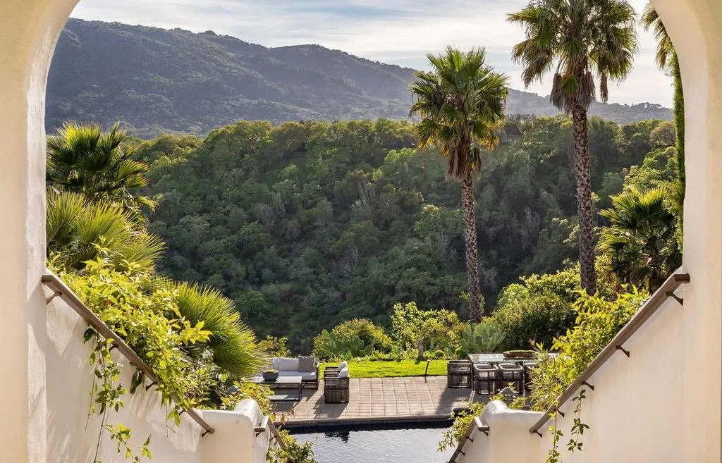 Villa Montebella: A Versatile California Estate for Living or Vacationing Asks $11.249 Million 17 4377 Warm Springs Rd — Breathtaking Luxury Retreat and Vacation Haven 20