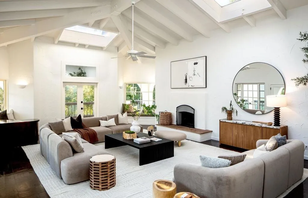 Villa Montebella: A Versatile California Estate for Living or Vacationing Asks $11.249 Million 7 4377 Warm Springs Rd — Breathtaking Luxury Retreat and Vacation Haven 4