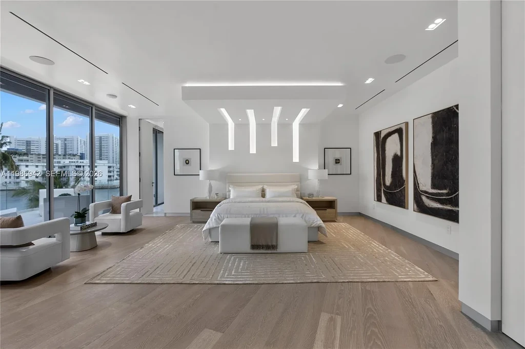 $13 Million Breathtaking Waterfront Estate in Hallandale Beach with 315 Feet Frontage and Private Mega Yacht Dock 12 Modern waterfront estate at 501 Palm Dr in Hallandale Beach with infinity pool, private dock, and Intracoastal views