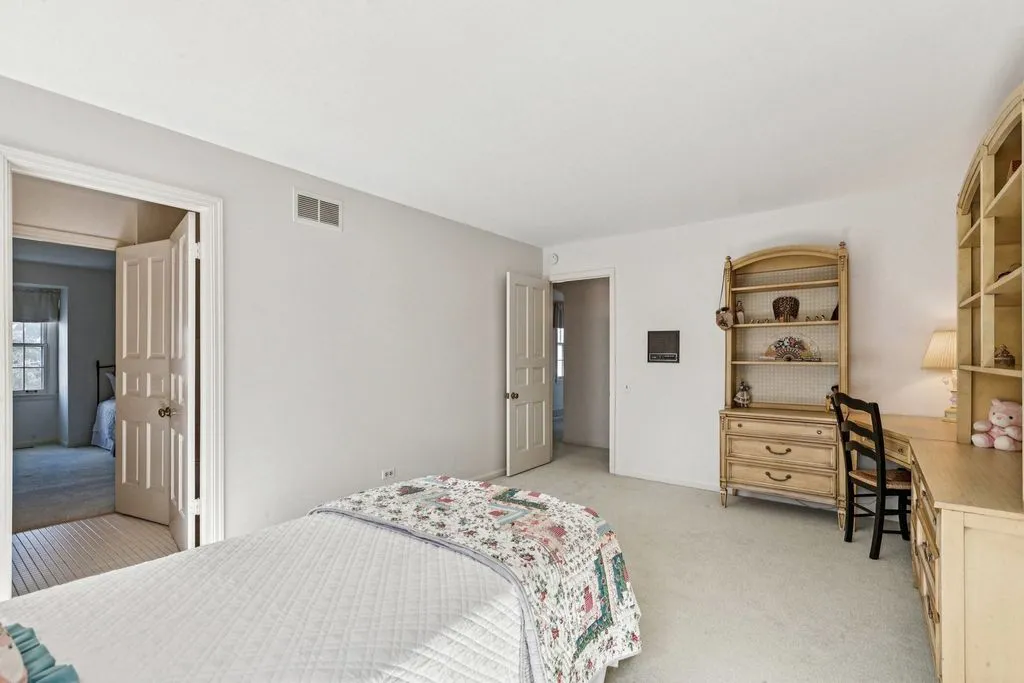 Luxury McIntosh Estate in Illinois with Expansive Living and Versatility Offered at $2.25 Million 28 545 Windsor Rd Stunning Property Delivering Expansive Living and Versatility 14