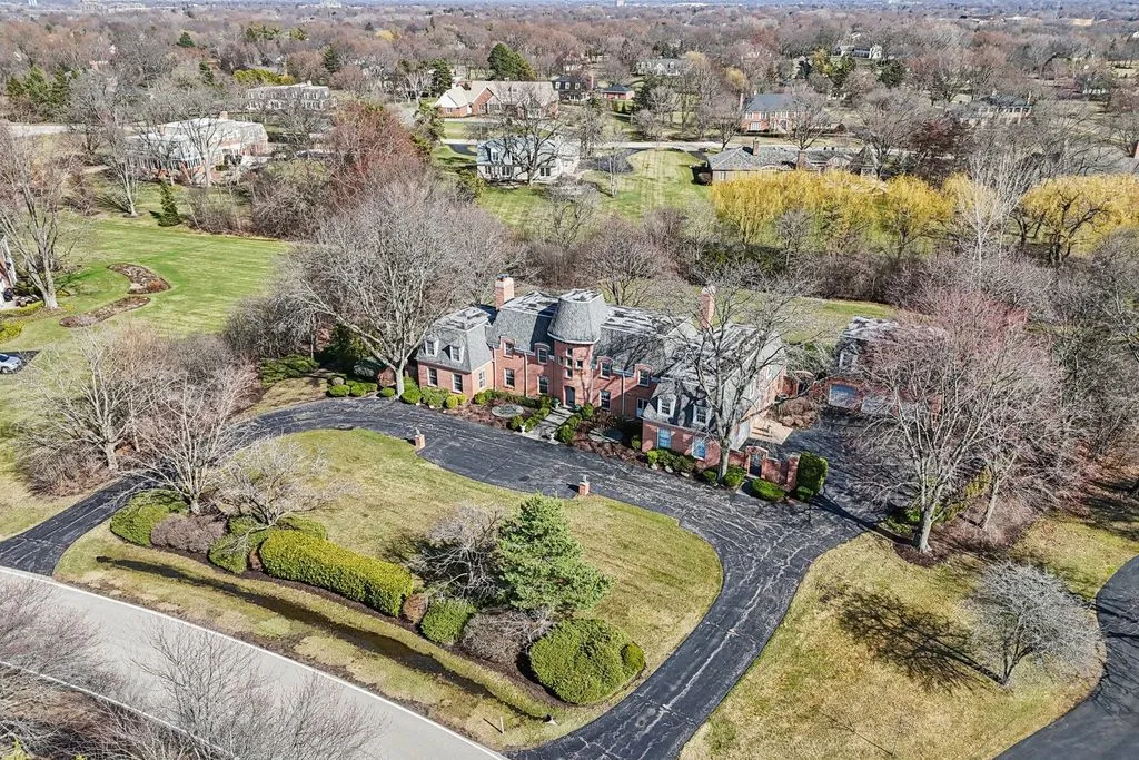 Luxury McIntosh Estate in Illinois with Expansive Living and Versatility Offered at $2.25 Million 22 545 Windsor Rd Stunning Property Delivering Expansive Living and Versatility 22