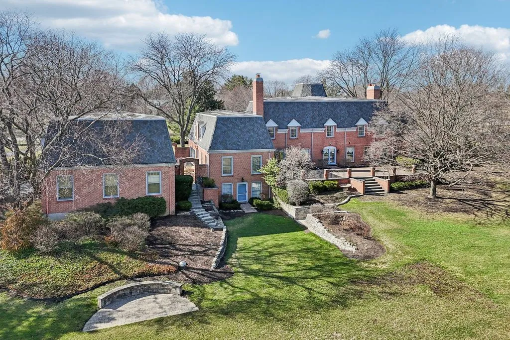 Luxury McIntosh Estate in Illinois with Expansive Living and Versatility Offered at $2.25 Million 23 545 Windsor Rd Stunning Property Delivering Expansive Living and Versatility 23