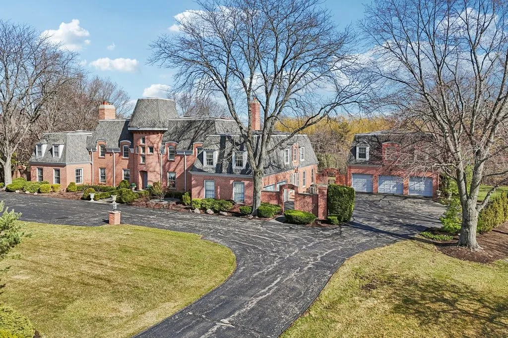 Luxury McIntosh Estate in Illinois with Expansive Living and Versatility Offered at $2.25 Million 6 545 Windsor Rd Stunning Property Delivering Expansive Living and Versatility 24