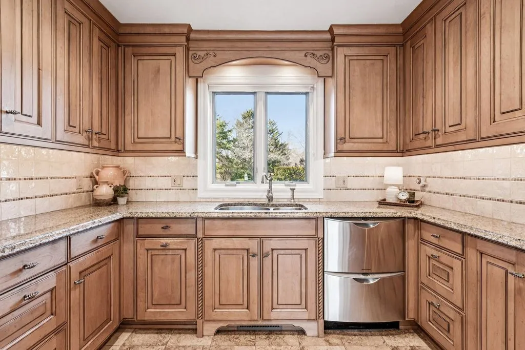 Luxury McIntosh Estate in Illinois with Expansive Living and Versatility Offered at $2.25 Million 13 545 Windsor Rd Stunning Property Delivering Expansive Living and Versatility 9