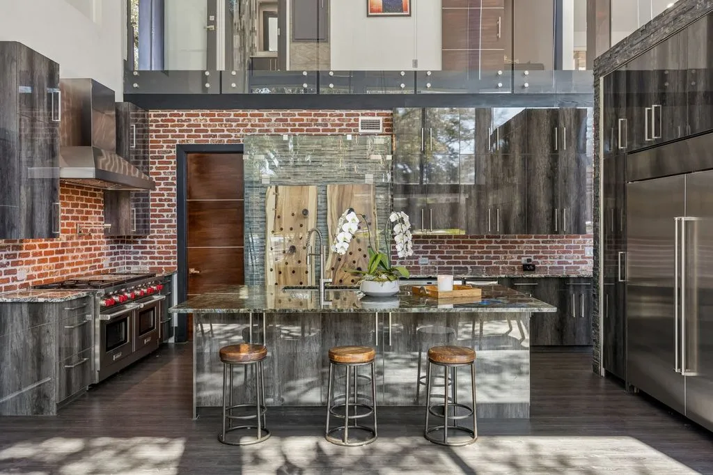 Luxury Texas Home Blending Privacy, Style, and Indoor-Outdoor Living for $4.433M 18 6766 Northaven Rd Stunning Texas Estate Offering Privacy and Exceptional Indoor Outdoor Living 13