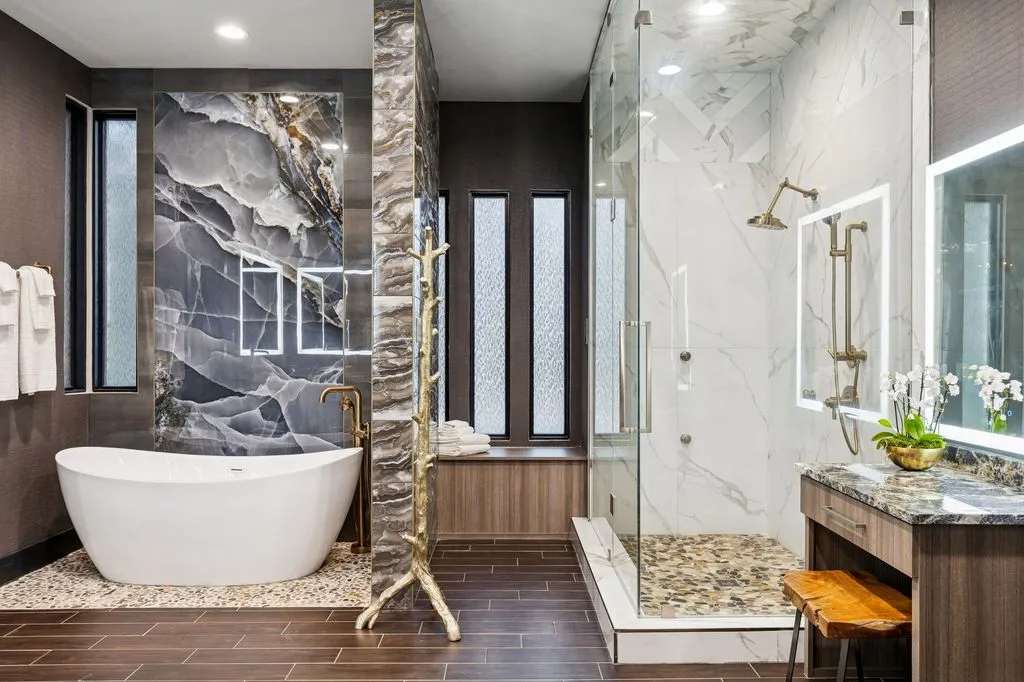 Luxury Texas Home Blending Privacy, Style, and Indoor-Outdoor Living for $4.433M 22 6766 Northaven Rd Stunning Texas Estate Offering Privacy and Exceptional Indoor Outdoor Living 17