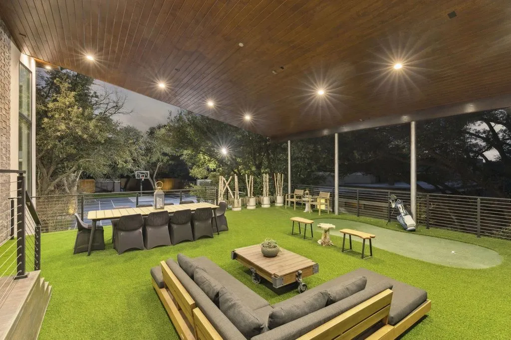 Luxury Texas Home Blending Privacy, Style, and Indoor-Outdoor Living for $4.433M 27 6766 Northaven Rd Stunning Texas Estate Offering Privacy and Exceptional Indoor Outdoor Living 22