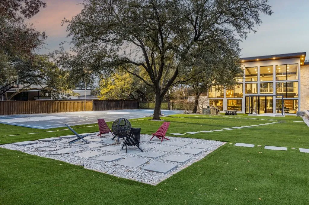 Luxury Texas Home Blending Privacy, Style, and Indoor-Outdoor Living for $4.433M 31 6766 Northaven Rd Stunning Texas Estate Offering Privacy and Exceptional Indoor Outdoor Living 26