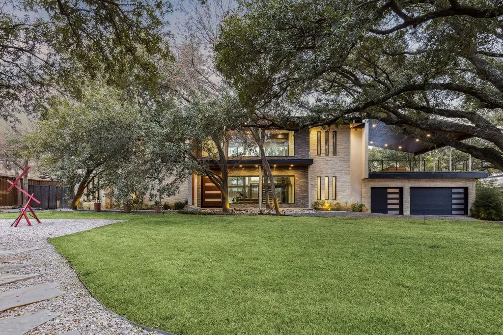 Luxury Texas Home Blending Privacy, Style, and Indoor-Outdoor Living for $4.433M 13 6766 Northaven Rd Stunning Texas Estate Offering Privacy and Exceptional Indoor Outdoor Living 3
