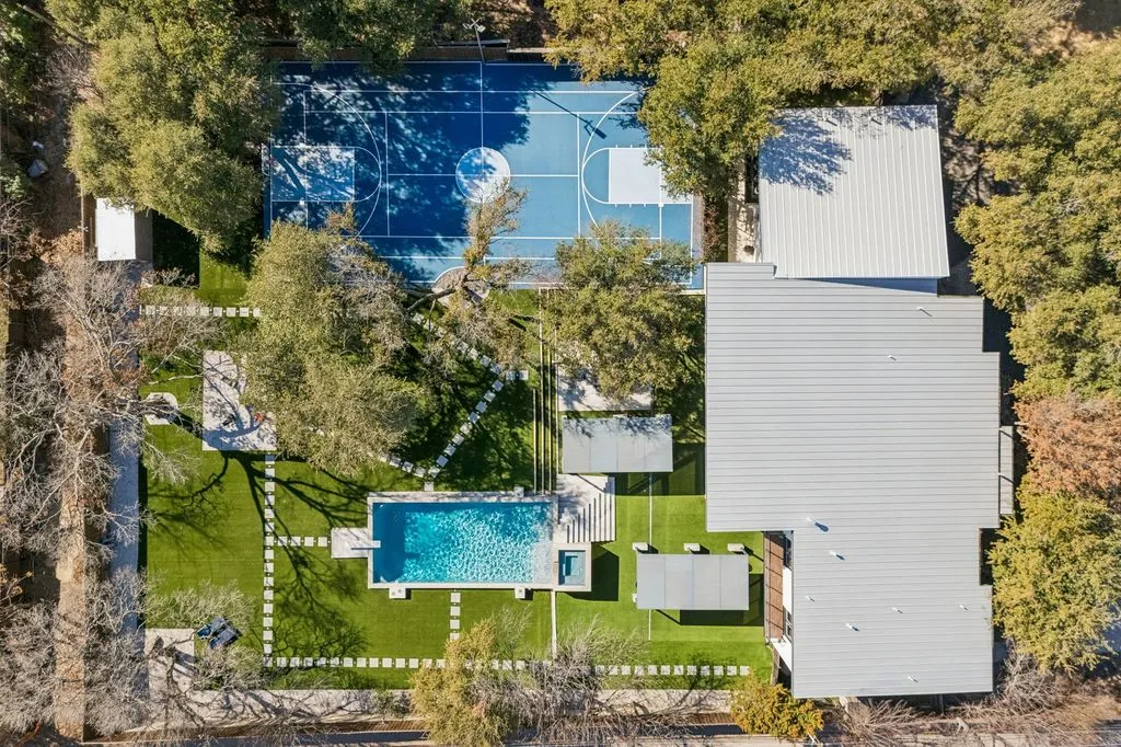 Luxury Texas Home Blending Privacy, Style, and Indoor-Outdoor Living for $4.433M 14 6766 Northaven Rd Stunning Texas Estate Offering Privacy and Exceptional Indoor Outdoor Living 4