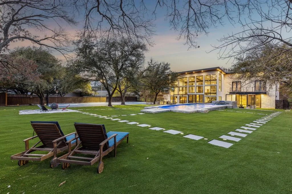 Luxury Texas Home Blending Privacy, Style, and Indoor-Outdoor Living for $4.433M 16 6766 Northaven Rd Stunning Texas Estate Offering Privacy and Exceptional Indoor Outdoor Living 5