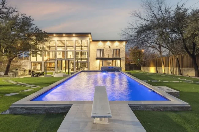 Luxury Texas Home Blending Privacy, Style, and Indoor-Outdoor Living for $4.433M