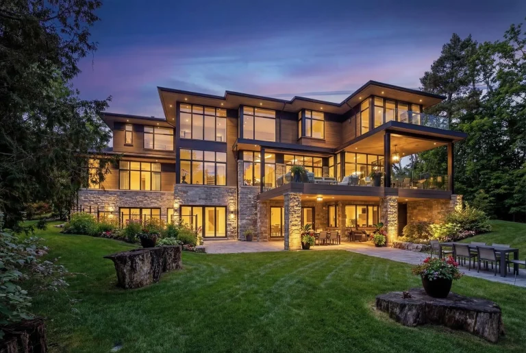 Architectural Masterpiece by David Small in Canada Listed for C$8.88M