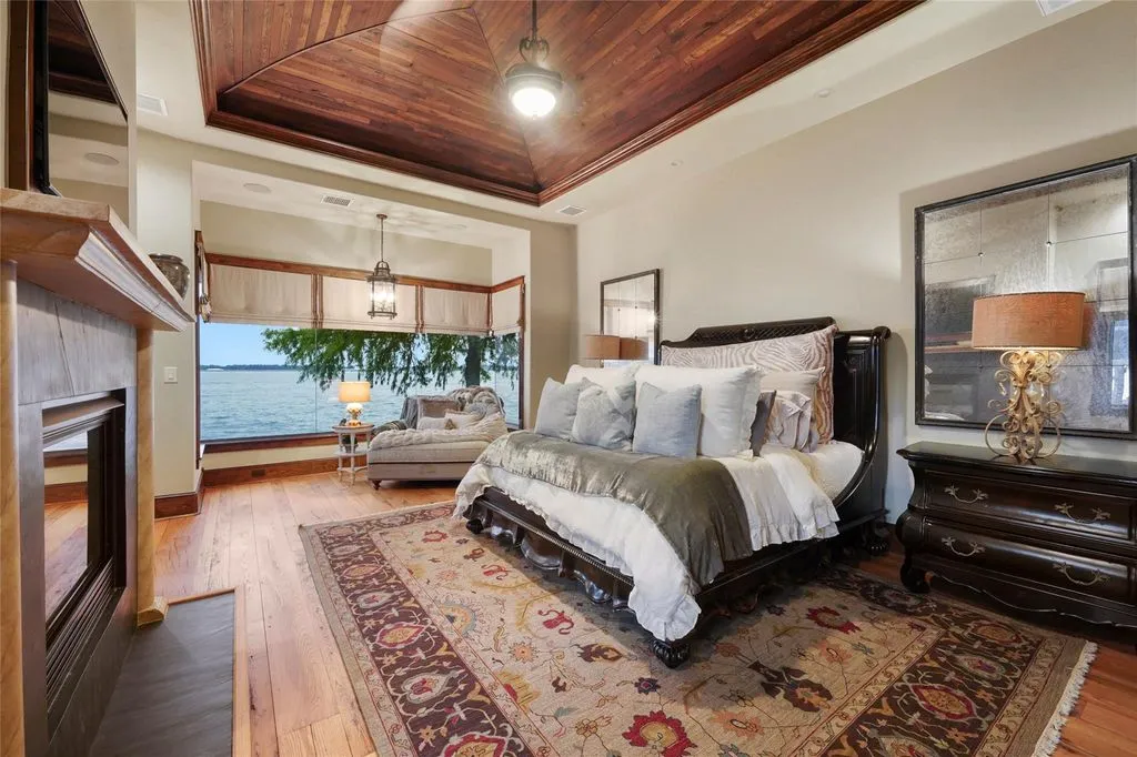 State-of-the-Art Waterfront Estate Designed by Mark Todd in Texas Lists for $4.825 Million 21 9144 Escondido Dr Showcases a Stunning Mark Todd–Designed Waterfront Masterpiece 14