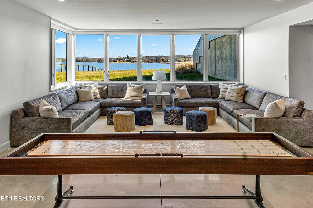 An Extraordinary $9.95 Million Tennessee Residence Framed by Sweeping Water Views 18 An Extraordinary 9.95 Million Tennessee Residence Framed by Sweeping Water Views 16