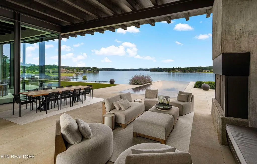 An Extraordinary $9.95 Million Tennessee Residence Framed by Sweeping Water Views 29 An Extraordinary 9.95 Million Tennessee Residence Framed by Sweeping Water Views 18