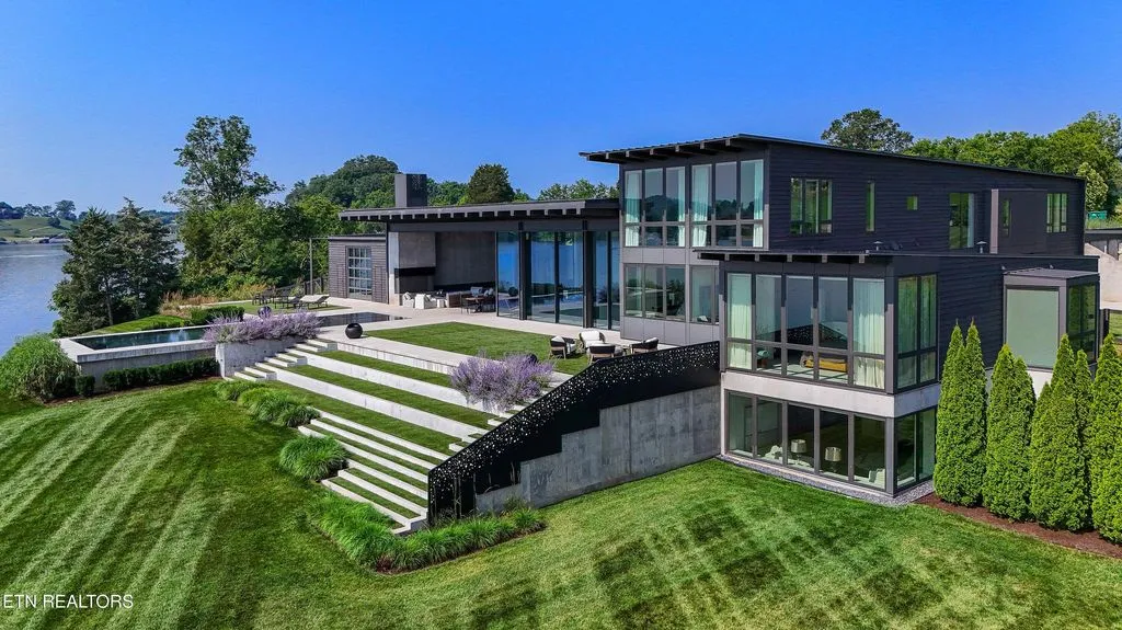 An Extraordinary $9.95 Million Tennessee Residence Framed by Sweeping Water Views 6 An Extraordinary 9.95 Million Tennessee Residence Framed by Sweeping Water Views 2