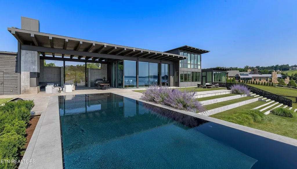 An Extraordinary $9.95 Million Tennessee Residence Framed by Sweeping Water Views 21 An Extraordinary 9.95 Million Tennessee Residence Framed by Sweeping Water Views 21