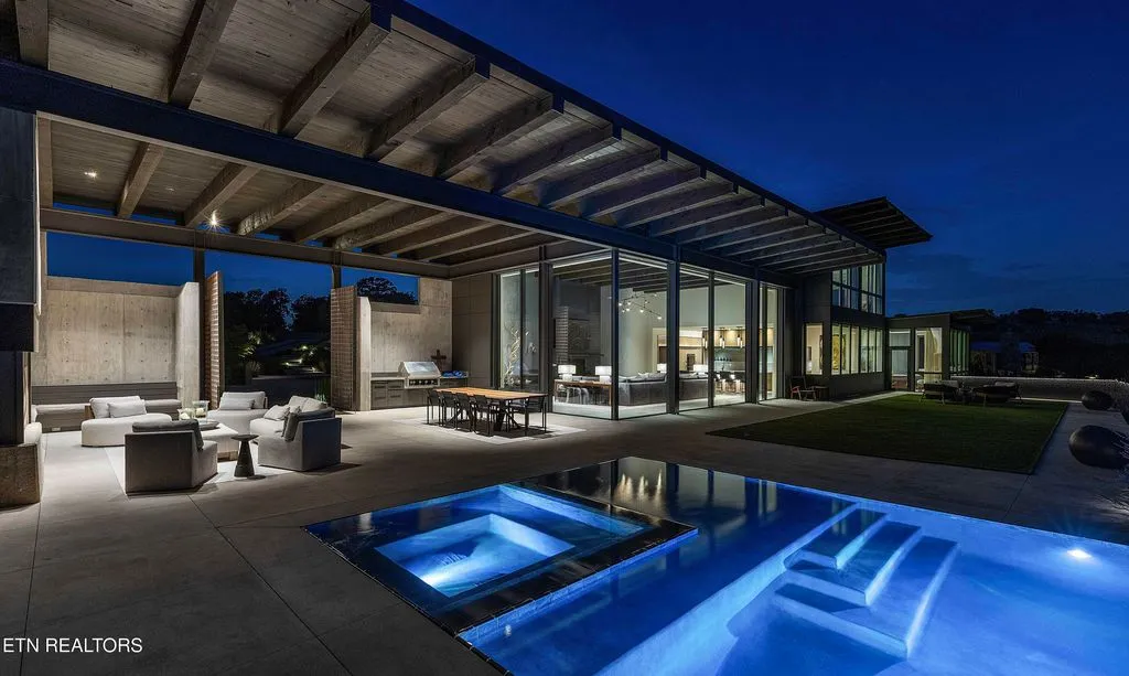 An Extraordinary $9.95 Million Tennessee Residence Framed by Sweeping Water Views 23 An Extraordinary 9.95 Million Tennessee Residence Framed by Sweeping Water Views 23