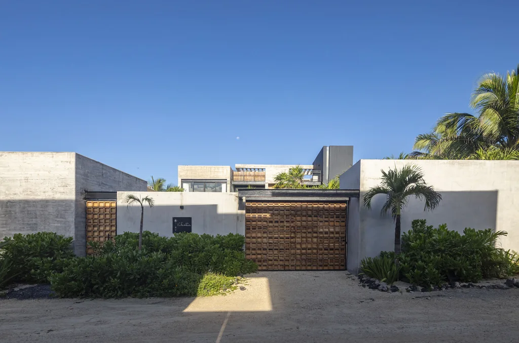 Casa Vihara by Di Frenna Arquitectos, A Tropical Residence Shaped by Water, Light, and the Rhythm of the Landscape 13 Casa Vihara by Di Frenna Arquitectos A Tropical Residence Shaped by Water Light and the Rhythm of the Landscape 3