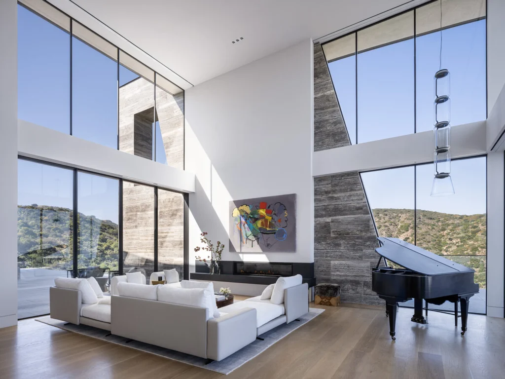 Crestwood Residence by Landry Design Group, A Refined Hillside Estate Balancing Modern Luxury and Timeless Elegance 5 Crestwood Residence by Landry Design Group A Refined Hillside Estate Balancing Modern Luxury and Timeless Elegance 8