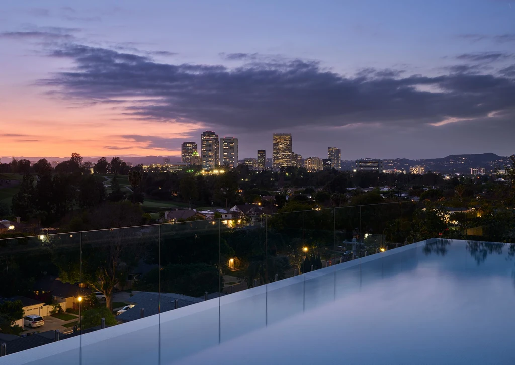 Duxbury House by McClean Design, A Modernist-Inspired Residence Balancing Intimacy, Tradition, and Urban Views 5 Duxbury House by McClean Design, A Modernist-Inspired Residence Balancing Intimacy, Tradition, and Urban Views