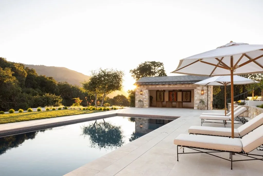 A Sophisticated $11.995 Million California Estate Designed for Inspired Entertaining 26 Inside 10 Encina Dr — A Stunning 11.995 Million Masterpiece of Refined Luxury 26