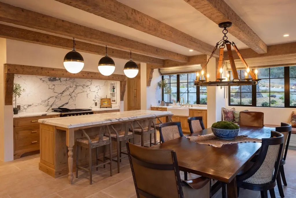 A Sophisticated $11.995 Million California Estate Designed for Inspired Entertaining 18 Inside 10 Encina Dr — A Stunning 11.995 Million Masterpiece of Refined Luxury 3