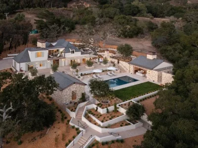 A Sophisticated $11.995 Million California Estate Designed for Inspired Entertaining 1 Inside 10 Encina Dr — A Stunning 11.995 Million Masterpiece of Refined Luxury 4