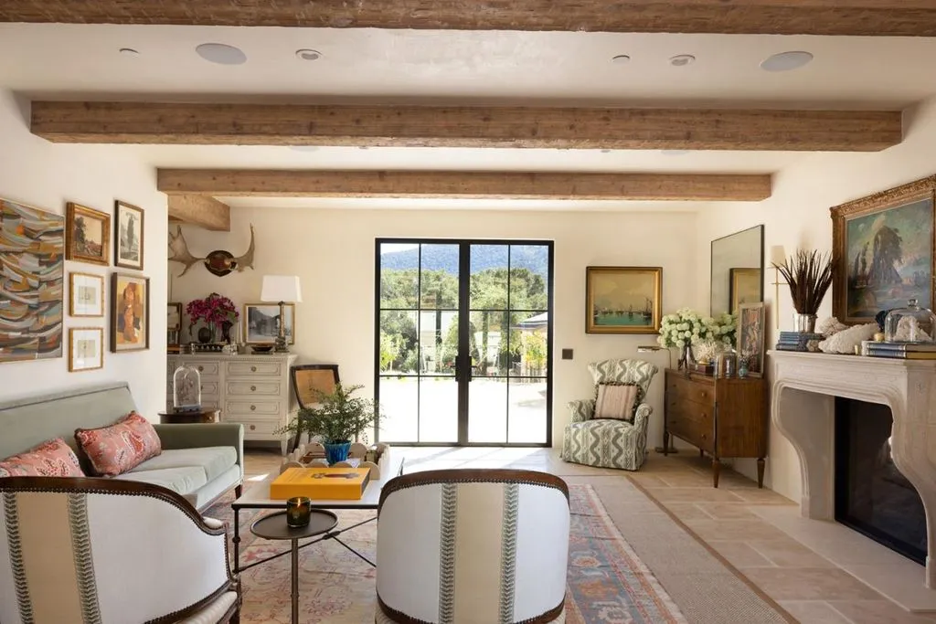 A Sophisticated $11.995 Million California Estate Designed for Inspired Entertaining 9 Inside 10 Encina Dr — A Stunning 11.995 Million Masterpiece of Refined Luxury 8