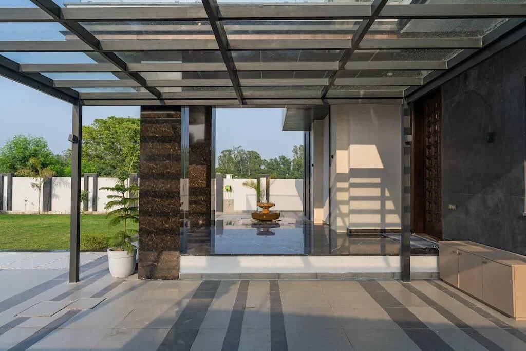 Tera Shukrana House by Design Legends, A Climate-Responsive Luxury Residence Shaped by Wind, Water, and Light 5 Tera Shukrana by Design Legends A Climate Responsive Luxury Residence Shaped by Wind Water and Light 3