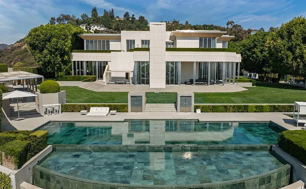 Most Expensive Homes in Los Angeles 23 beverly-hills-mega-estate-angelo-drive-infinity-pool-grand-scale