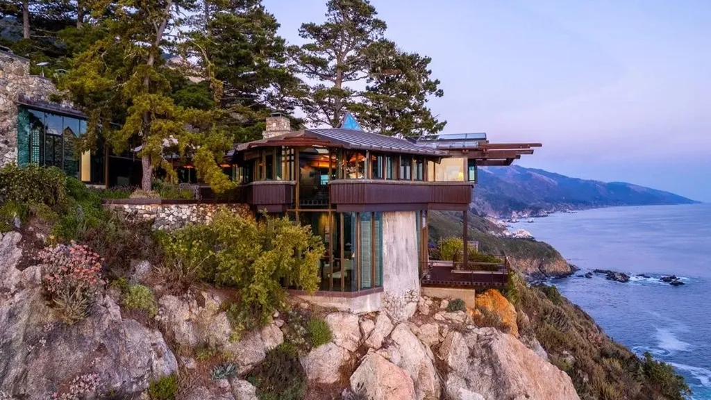 Oceanfront Mansions in California: The Ultimate Scarcity Play in American Luxury Real Estate 7 Big Sur cliffside luxury estate overlooking the Pacific Ocean