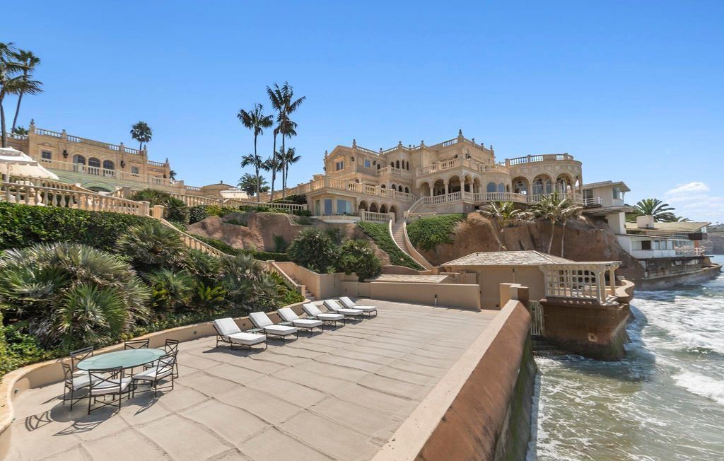 Most Expensive Homes in California 28 luxury beachfront terrace with direct access to private beach in La Jolla